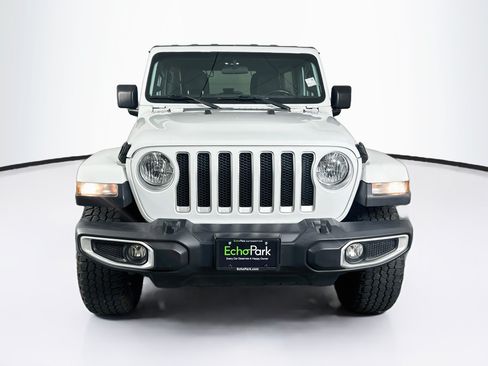 Used 2020 Jeep Wrangler Unlimited Sahara AWD/4WD image 2