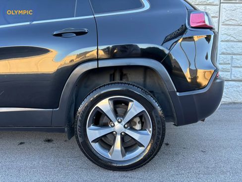 Used 2019 Jeep Cherokee Limited image 10