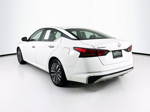 Used 2025 Nissan Altima 2.5 SV FWD image 5