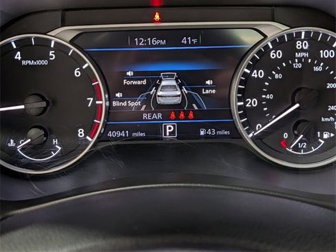 Used 2021 Nissan Sentra SR w/ SR Premium Package image 21