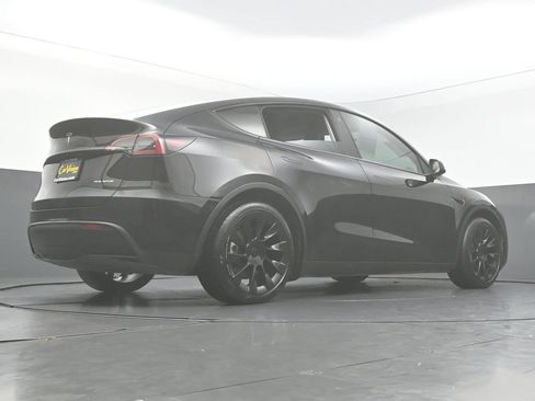 Used 2023 Tesla Model Y Long Range AWD/4WD image 46
