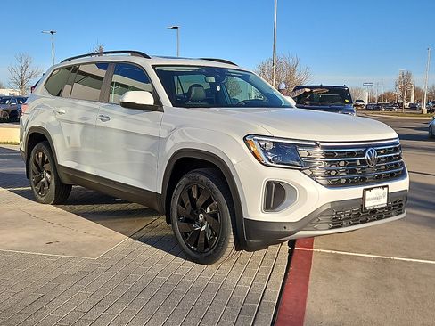 New 2026 Volkswagen Atlas SE image 4