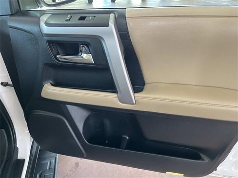 Used 2014 Toyota 4Runner SR5 image 21