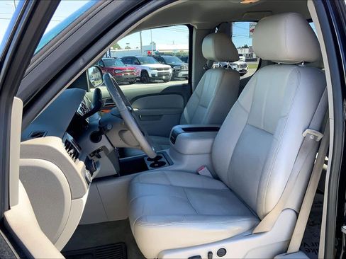 Used 2011 Chevrolet Silverado 2500 LTZ w/ LTZ Plus Package image 8