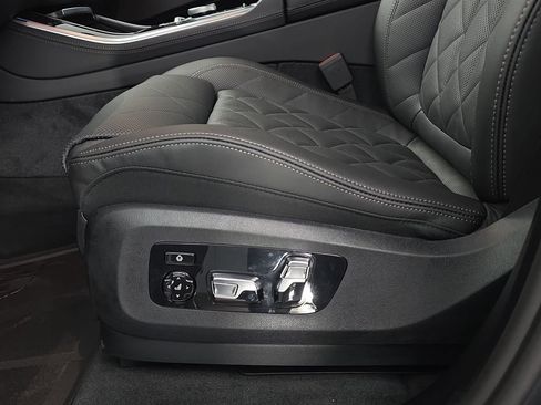 New 2026 BMW X5 xDrive50e w/ M Sport Package AWD/4WD image 28