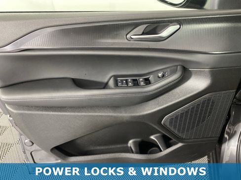 New 2025 Jeep Grand Cherokee L Altitude image 12