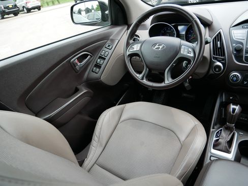 Used 2014 Hyundai Tucson SE AWD/4WD image 9