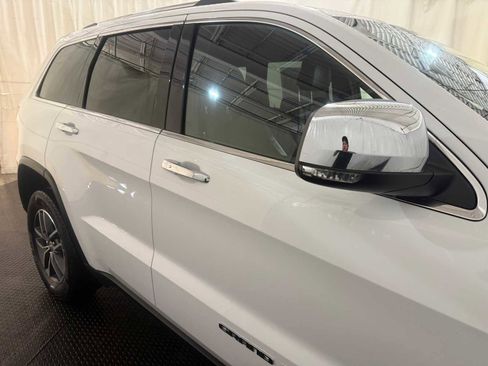 Used 2018 Jeep Grand Cherokee Limited image 11