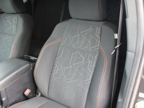 Used 2017 Toyota Tacoma TRD Off-Road image 22