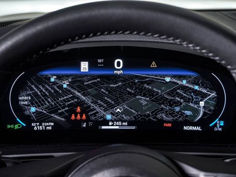 Used 2025 Porsche Cayenne Coupe image 21