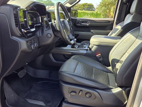 Certified 2023 Chevrolet Silverado 1500 ZR2 w/ Technology Package AWD/4WD image 9