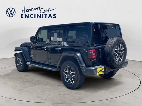 Used 2024 Jeep Wrangler Unlimited Sahara AWD/4WD image 3