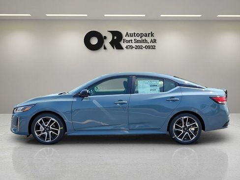 Used 2024 Nissan Sentra SR image 3