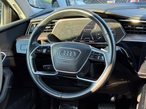 Used 2019 Audi e-tron Premium Plus image 28