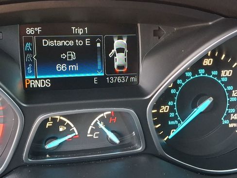 Used 2016 Ford Escape Titanium w/ Equipment Group 301A AWD/4WD image 23