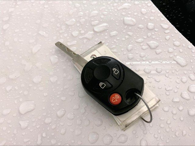 Used 2017 Ford Escape SE AWD/4WD image 9