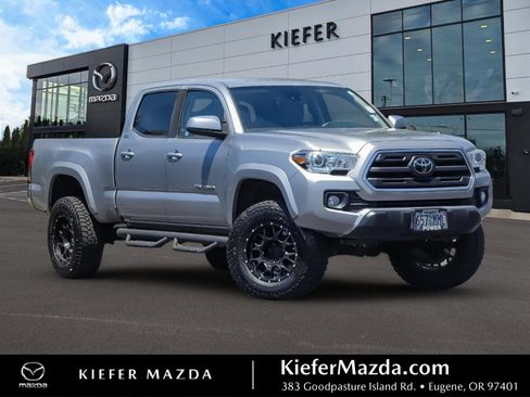 Used 2019 Toyota Tacoma SR5 AWD/4WD image 1