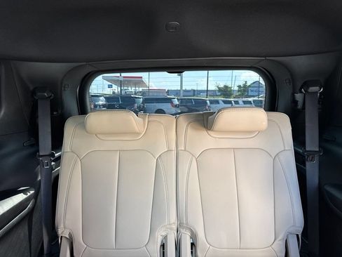 Used 2024 Jeep Grand Cherokee L Limited AWD/4WD image 25
