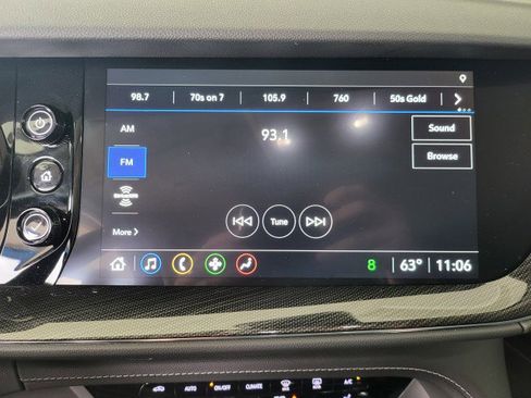 Used 2023 Buick Envision Essence image 6