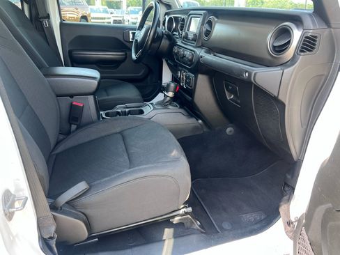 Used 2020 Jeep Gladiator Sport w/ Quick Order Package 24S AWD/4WD image 14
