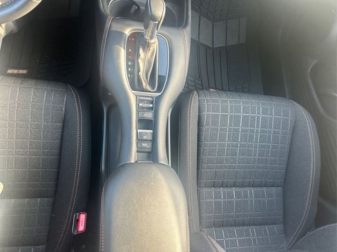 Used 2024 Honda HR-V Sport image 12