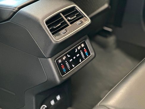 Used 2019 Audi e-tron Prestige w/ Prestige Package image 28