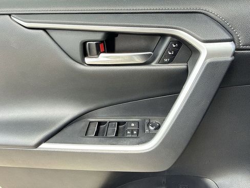 Used 2019 Toyota RAV4 Limited w/ Carpet Mat Package AWD/4WD image 29