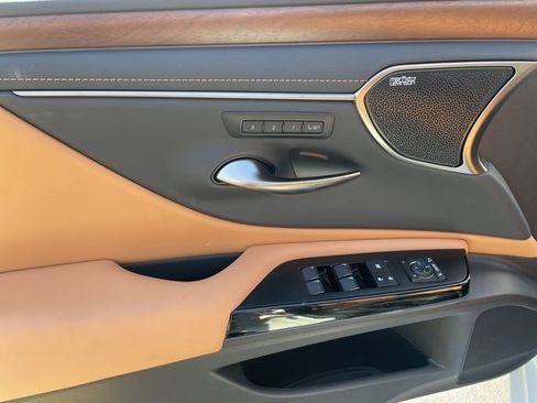 New 2025 Lexus ES 350 Ultra Luxury image 12