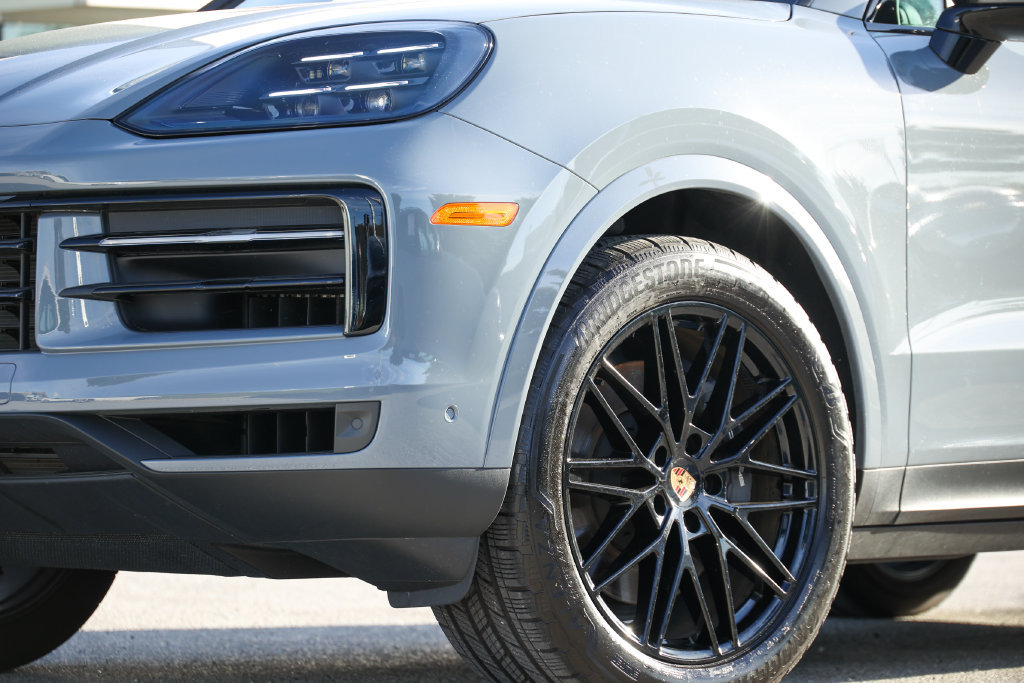 Certified 2026 Porsche Cayenne Coupe AWD/4WD image 9