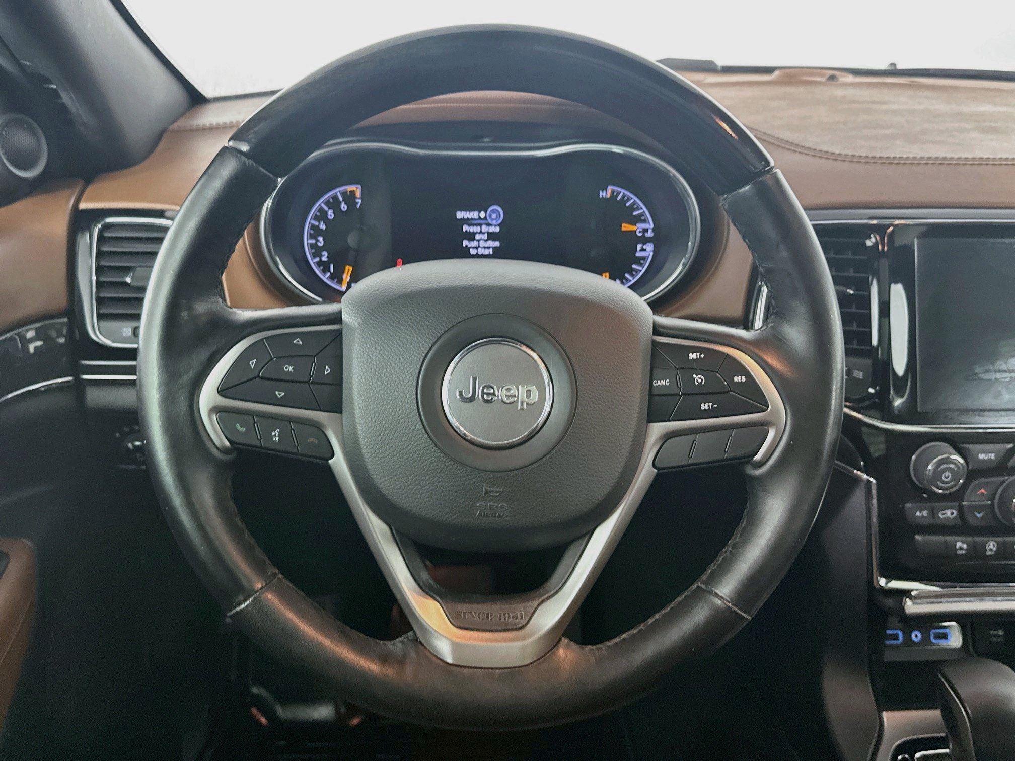 Used 2020 Jeep Grand Cherokee Overland AWD/4WD image 18