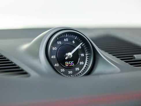Used 2025 Porsche Cayenne GTS AWD/4WD image 30