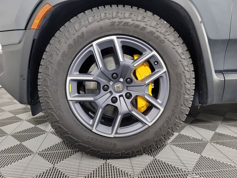 Used 2023 Rivian R1S Adventure image 9