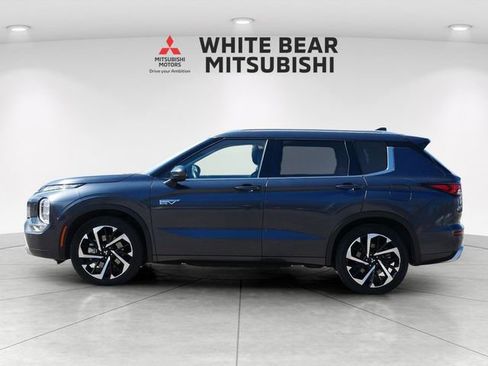 Used 2024 Mitsubishi Outlander SEL AWD/4WD image 3