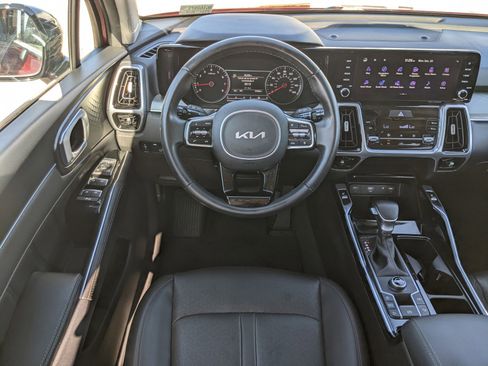 Certified 2022 Kia Sorento SX image 14