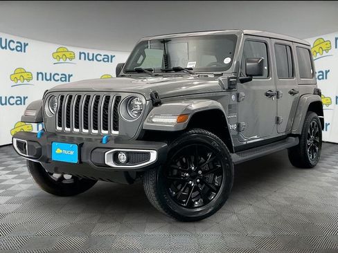 Used 2023 Jeep Wrangler Unlimited Sahara w/ Cold Weather Group AWD/4WD image 3