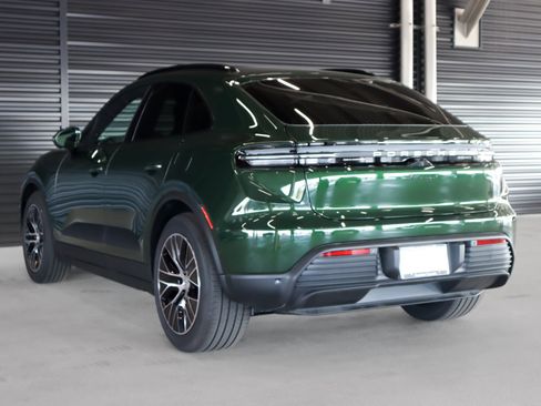 New 2025 Porsche Macan 4 Electric image 3