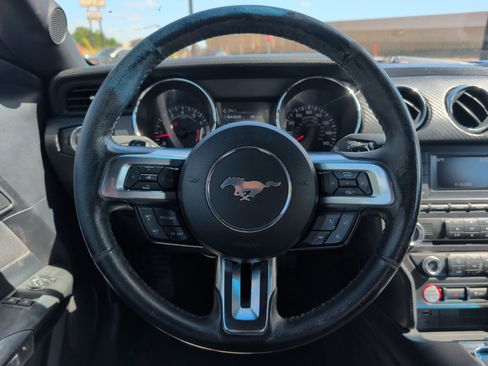 Used 2016 Ford Mustang Coupe RWD image 13