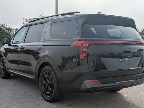 New 2026 Kia Carnival SX image 7