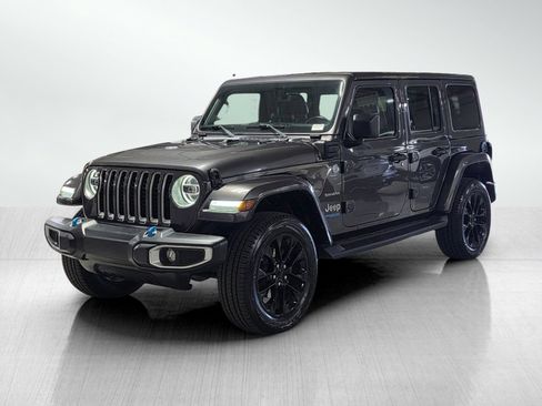 Used 2022 Jeep Wrangler Unlimited Sahara AWD/4WD image 3