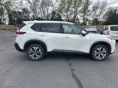 Used 2023 Nissan Rogue SV AWD/4WD image 23