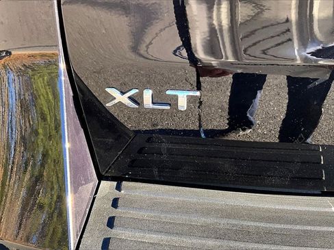 Used 2023 Ford Expedition Max XLT image 22