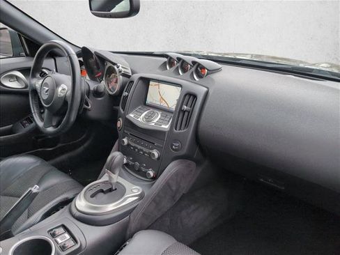 Used 2018 Nissan 370Z Touring image 17