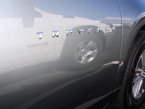 Used 2023 Chevrolet Traverse LT image 42