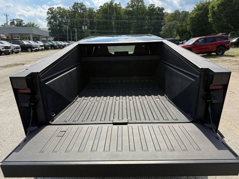 Used 2024 Tesla Cybertruck AWD Crew Cab image 22