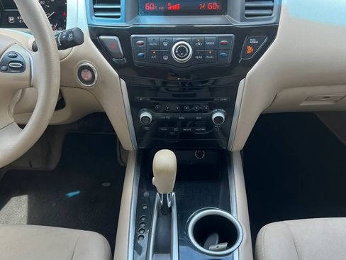 Used 2014 Nissan Pathfinder S FWD image 12