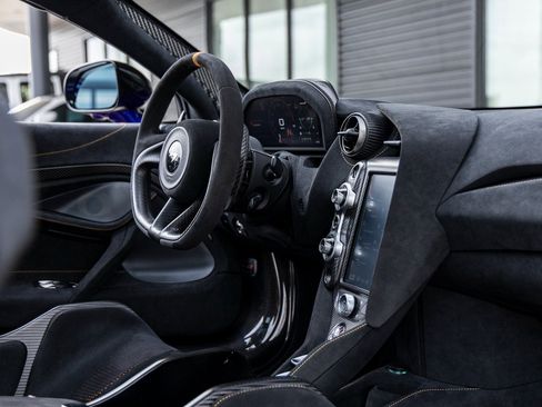 Used 2022 McLaren 765LT image 42