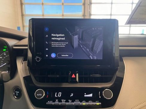 Used 2024 Toyota Corolla SE w/ SE Package image 27