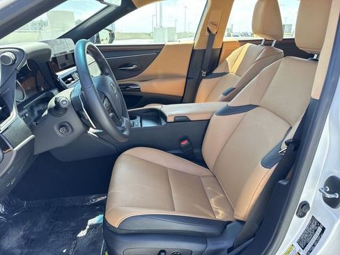 Certified 2024 Lexus ES 350 w/ Premium Package FWD image 11