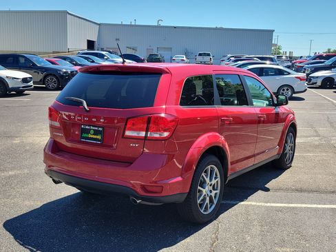 Used 2017 Dodge Journey GT w/ Driver Convenience Group FWD image 4