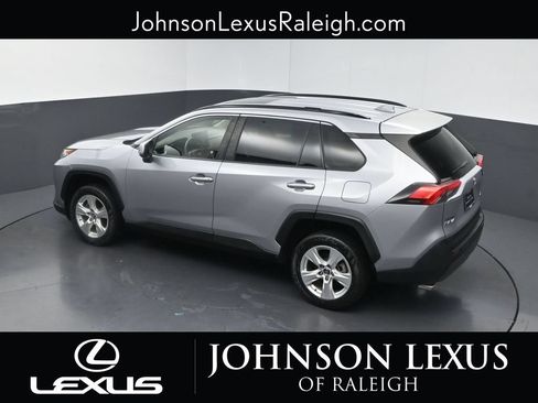Used 2019 Toyota RAV4 XLE w/ Convenience Package FWD image 25
